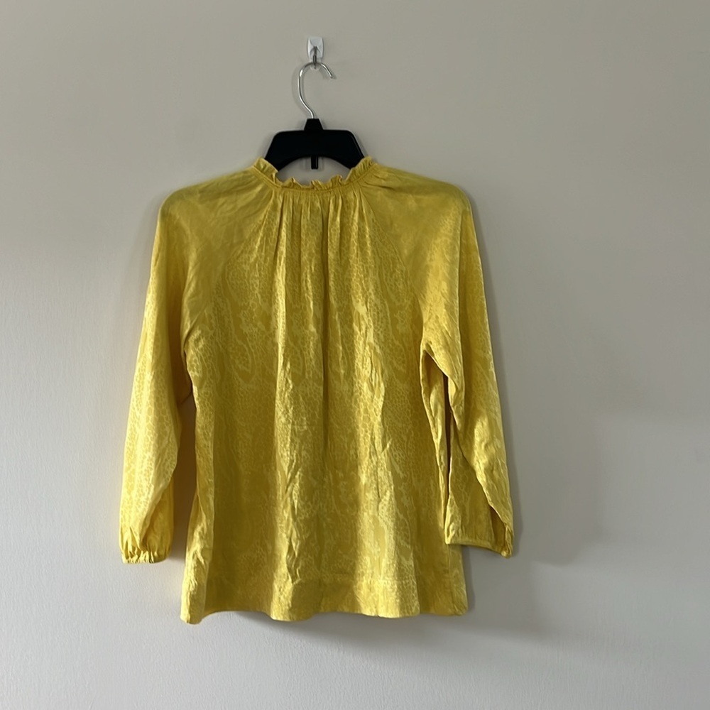 BCBG MAX AZRIA 100% SILK YELLOW CITRINE LONG SLEEVE TOP  SIZE XS/S - Picture 7 of 13